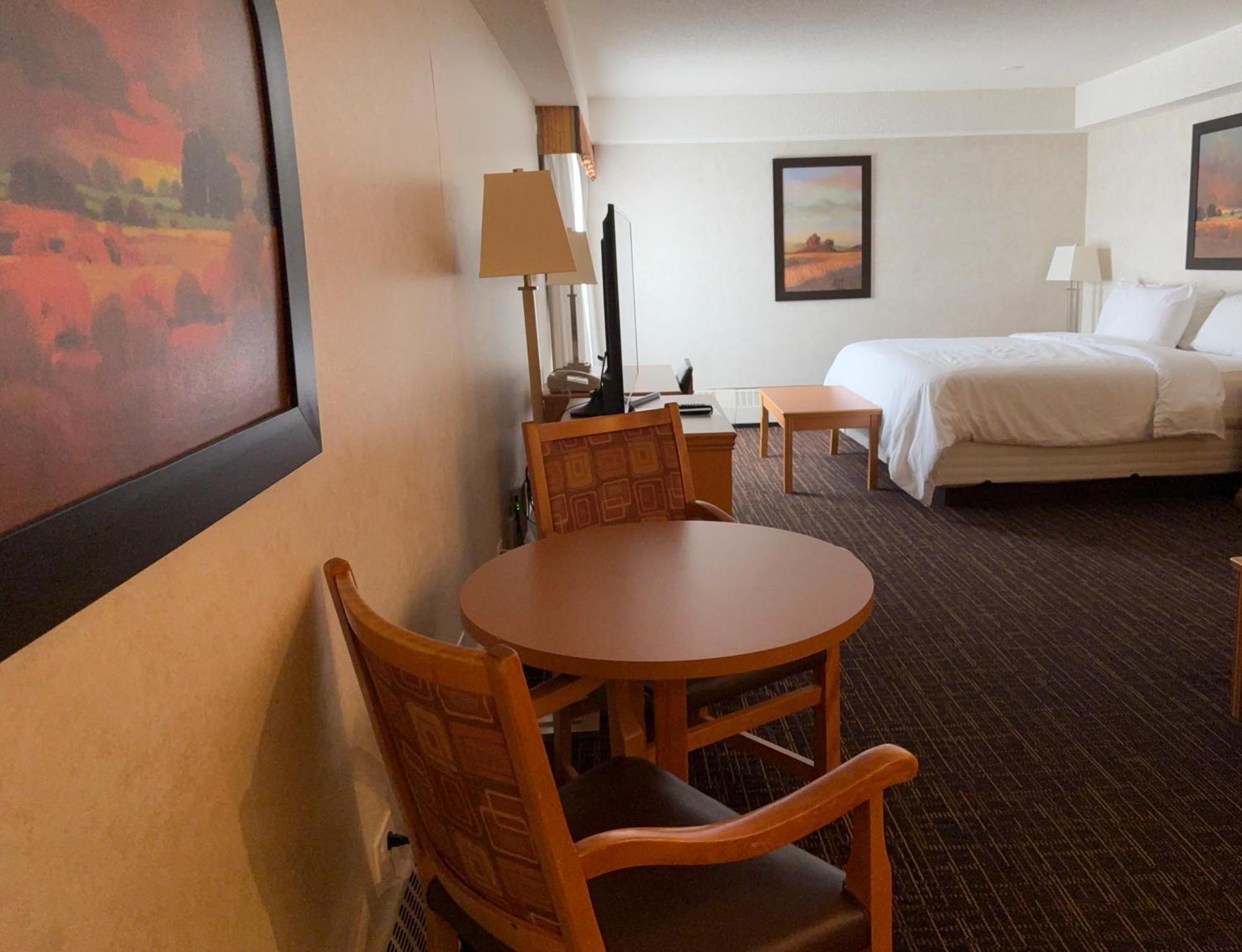 Hotel & Conference Centre 3*